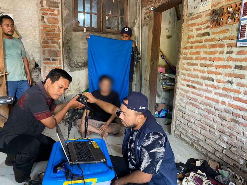 Disdukcapil Terjunkan Tim URC Perekaman KTP-el bagi Penduduk Rentan di Desa Wiroditan 