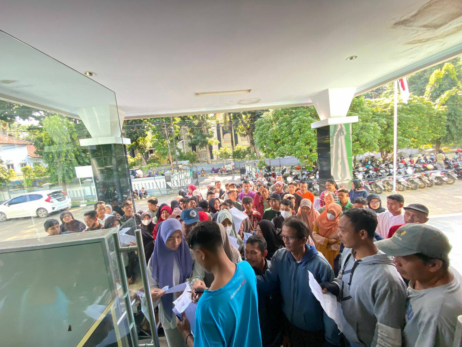 Hari kedua pelayanan adminduk di hari libur dalam rangka Pemilu 2024