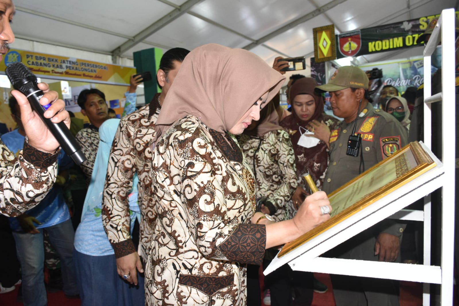 Bupati Pekalongan mencanangkan Penerapan Digital Id bagi ASN